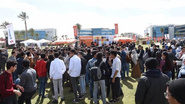   بحضور أكثر من 11 الاف زائر.. 