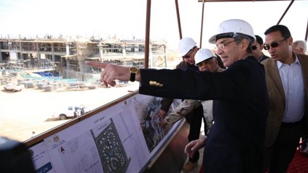 وزير الاتصالات يتفقد مدينة المعرفة بالعاصمة الإدارية الجديدة