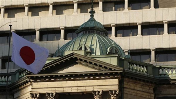 المركزي الياباني يضخ 15.8 مليار دولار إضافية لدعم الشركات المتضررة