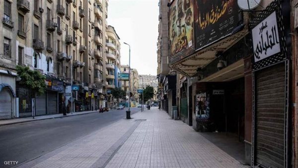 مصر تعدّل مواعيد حظر التجول ليبدأ من الثامنة مساء حتى الخامسة صباحا 