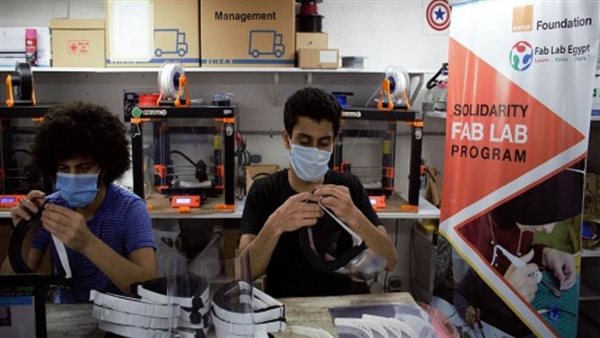 “اورنچ مصر” تدعم الأطقم الطبية بـ 15 ألف قناع واقي للوجه بالتعاون مع فاب لاب مصر ومعامل اورنچ للتصنيع