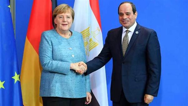 ميركل ترحب بالمبادرة المصرية لحل الأزمة في ليبيا
