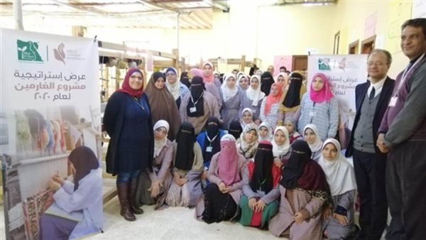 مصر الخير تكرم 10 امهات من العاملات في مصانعها للكليم بأطفيح 