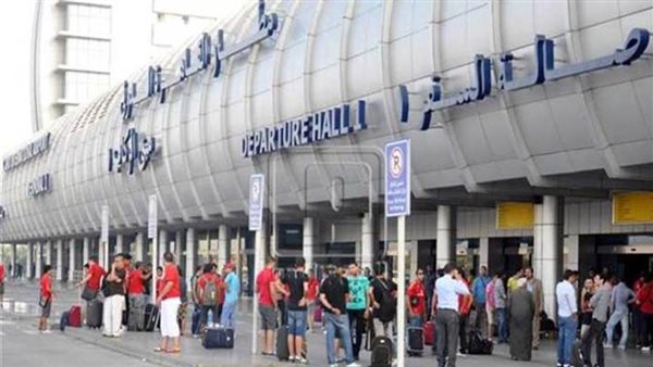 مصر تعيد فتح المطارات والمتاحف وأهرامات الجيزة