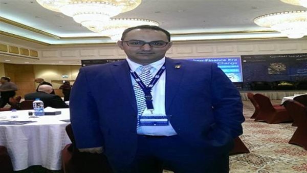 خبير اقتصادي: خفض الضرائب طوق نجاة للبورصة المصرية.. ويقلل اثر إصابة ترامب بكورونا