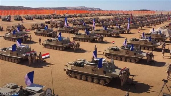 وزير الدفاع يشهد إجراءات رفع الكفاءة القتالية للجيش