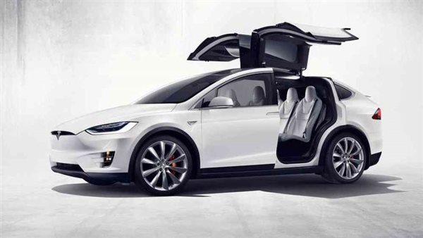 “تسلا” تسحب 48442 سيارة من الصين لمخاطر على السلامة