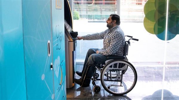 البنك الأهلي يخصص ماكينة صراف آلي لخدمة ذوي الهمم بفرع شبين الكوم