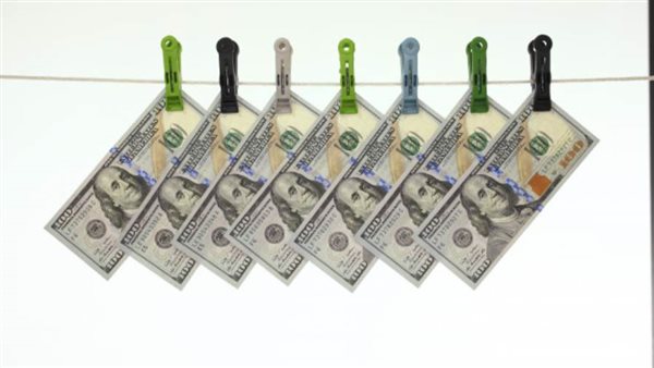 أمريكا تواجه صعوبة في مواصلة الانتعاش الاقتصادي بسبب تزايد إصابات كورونا