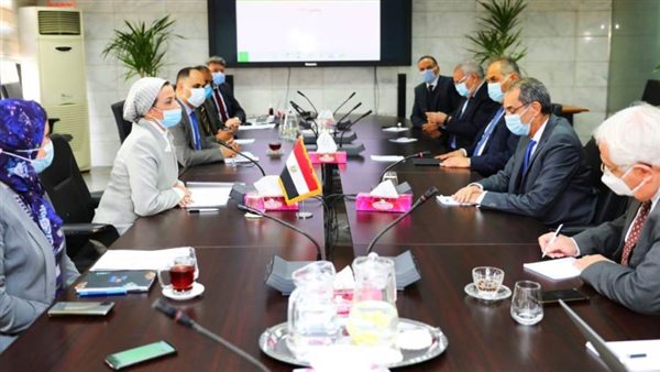 تعاون بين الاتصالات والبيئة لبحث سبل زيادة الاستثمار فى مجال المخلفات الالكترونية