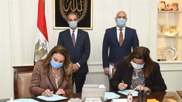 وزيرا الإسكان والاتصالات يشهدان توقيع بروتوكول تعاون لتطوير خدمات الميكنة والتحول الرقمى بصندوق الإسكان الاجتماعي