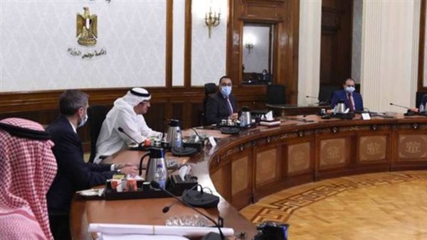 مدبولي يبحث مع وزير الدولة السعودي تفعيل صندوق الاستثمار