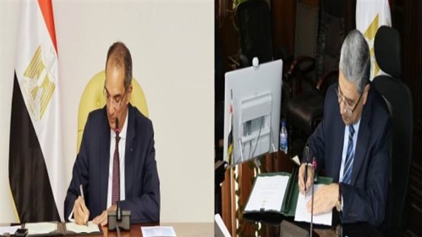 وزيرا الكهرباء والاتصالات يوقعان بروتوكول تعاون لتطوير أداء نظم تكنولوجيا المعلومات بقطاع الكهرباء 