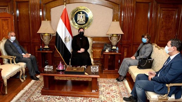 نيفين جامع تبحث مع رئيس بنك التنمية الصناعية دعم القطاع الإنتاجي والتصديري