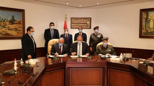  الاتصالات تشهد توقيع عقد اتفاق لإنشاء مسار كابلات الألياف الضوئية بطريق المرشدين