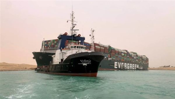 عودة الملاحة في قناة السويس إلى نشاطها الطبيعي بعد تحرير سفينة 