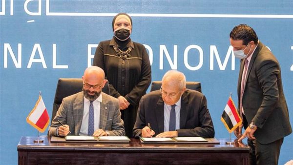 اقتصادية قناة السويس توقع اتفاقية لإنشاء منطقة صناعية بولندية في مصر