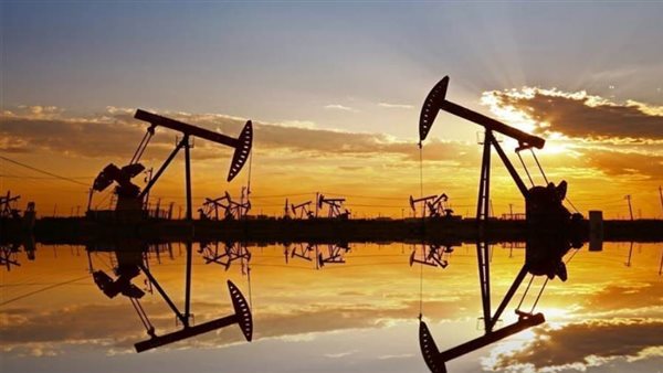 النفط بأعلى مستوى في 32 شهراً وبرنت يتخطى 73 دولاراً