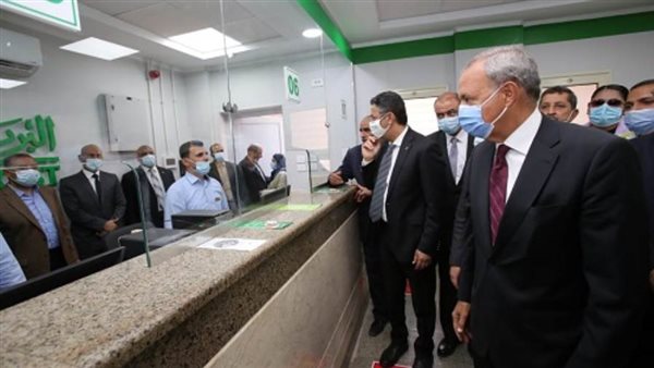 محافظ القليوبية ورئيس البريد يفتتحون ثلاثةَ مكاتب بريد بعد تطويرها 