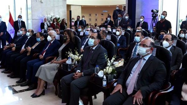 رئيس الوزراء و5 وزراء يفتتحون جلسة تداول البورصة المصرية اليوم