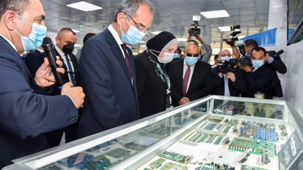 مصر.. تدشين خطوط إنتاج أول منتج عربي من التابلت واللاب توب