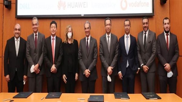  وزير الاتصالات يشهد الإعلان عن شراكات جديدة مع أربعة من كبرى شركات التكنولوجيا العاملة فى مصر