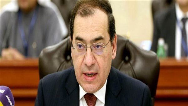 البترول : توقيع 4 عقود للبحث عن الذهب في الصحراء الشرقية