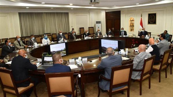 وزير الإسكان يترأس اجتماعا لمتابعة استعدادات مواجهة مخاطر الأمطار والسيول