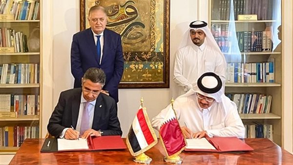 البريد المصري يوقع اتفاقيتي تعاون مع نظيره القطري بالدوحة