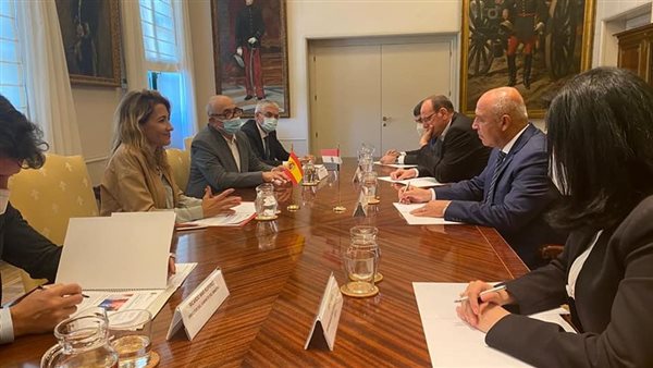 وزير النقل: فرص استثمارية واعدة في قطاع النقل مطروحة أمام الشركات العالمية 