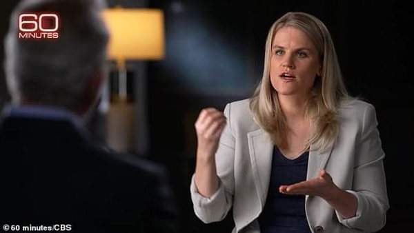 فيسبوك يحقق خسائر تقدر بحوالى 50 مليار دولار بسبب عالمة بيانات