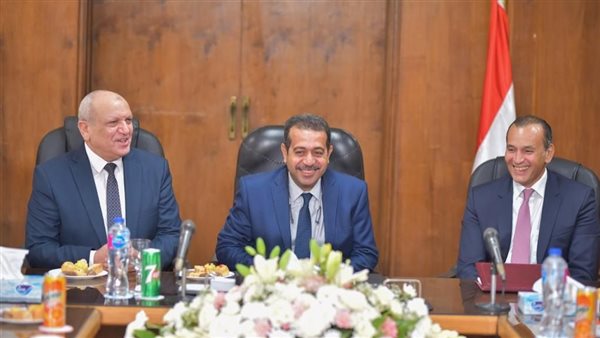 رواد الهندسة الحديثة توقع عقد إنشاء صومعة بطاقة 100 ألف طن بميناء بورسعيد مع العامة للصوامع