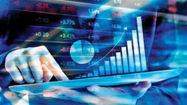 الأسهم الأمريكية تسجل أول خسارة شهرية لها منذ يناير.. والبنوك المركزية تشدد السياسة النقدية