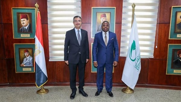 رئيس البريد المصري يستقبل نظيره الكونغولى لبحث أوجه التعاون المشترك