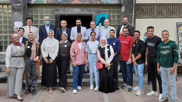 افتتاح معرض الفنون الثالث لبرنامج إبهار مصر بالتعاون بين كريدي أجريكول و«التعليم أولًا»