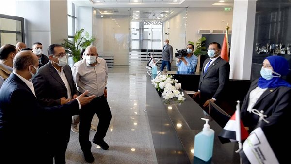 رئيس الوزراء يشهد افتتاح مركز خدمات المستثمرين بالوادي الجديد