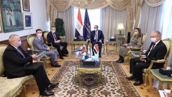 طلعت يبحث مع بعثة تجارية روسية الاستثمار بقطاع الاتصالات وتكنولوجيا المعلومات المصري