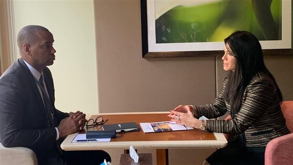 المشاط تبحث تعزيز التعاون المشترك مع الرئيس التنفيذي لهيئة الاستثمار في أنجولا