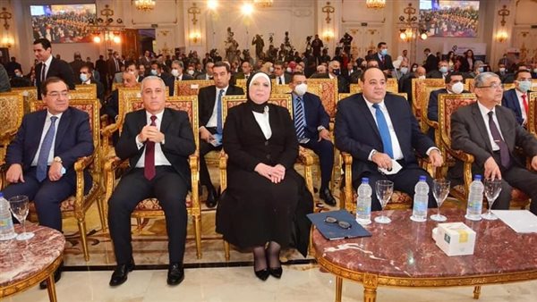 وزيرة التجارة والصناعة تستعرض جهود الدولة في تنفيذ برنامج الاصلاح الاقتصادي 