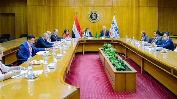  اقتصادية قناة السويس تستقبل وزيرة الاقتصاد البلغارية لبحث الفرص الاستثمارية 