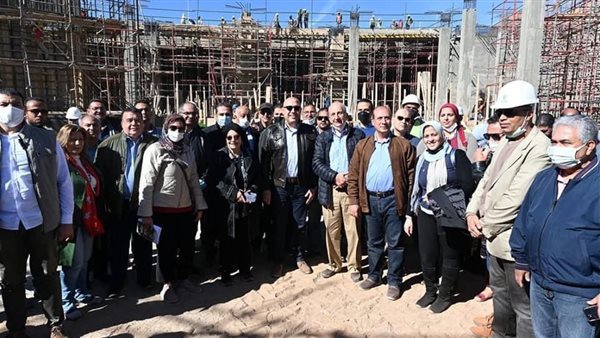 وزير الإسكان يتفقد مشروع تطوير مدينة سانت كاترين 
