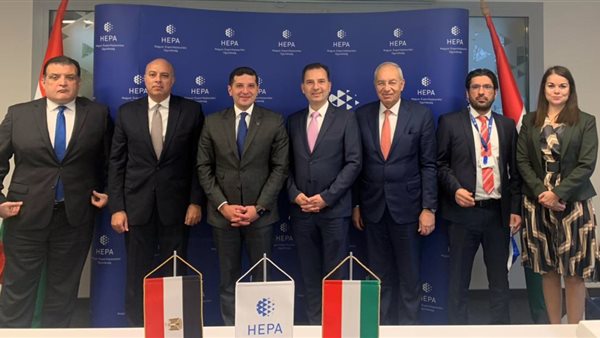  رئيس اقتصادية قناة السويس يلتقي مسئولي وزارة التجارة للتعريف بالفرص الاستثمارية للمنطقة الاقتصادية 