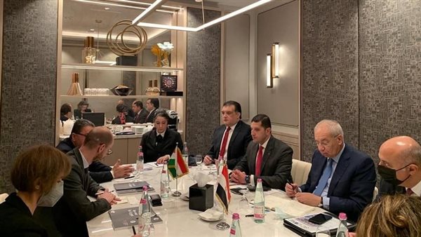 المستشار محمد عبد الوهاب يبحث مع كبرى الشركات المجرية تنفيذ استثمارات جديدة 