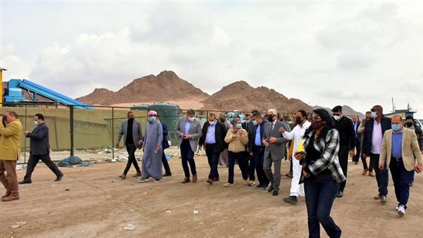 وزيرة البيئة ومحافظ جنوب سيناء يتفقدان منظومة المعالجة والتخلص الحالية بمصنع فرز المخلفات 