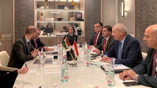 زكي يلتقي مسؤولي البنك المجري للتصدير والاستيراد لاستعراض الفرص الاستثمارية في مصر