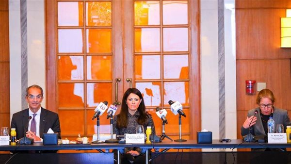 المشاط وطلعت يشهدان إطلاق تقرير مرصد الاقتصاد المصري للبنك الدولي لعام 2021