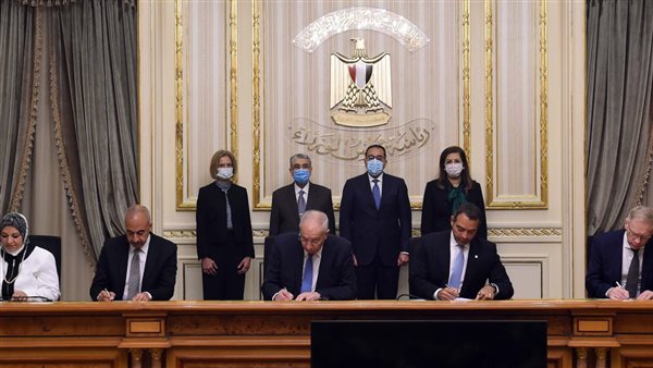 توقيع مذكرة تفاهم بشأن مشروع إنتاج الأمونيا الخضراء من الهيدروجين الأخضر بالمنطقة الاقتصادية لقناة السويس