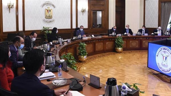 مدبولي: إعداد قائمة بالسلع الأساسية لإرسالها للبنك المركزي لتيسير إتاحة استيرادها