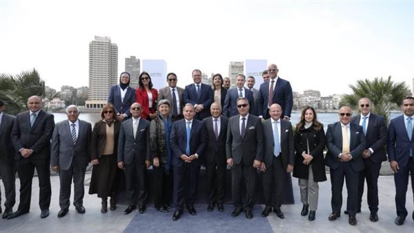 البنك الأهلي المصري يطلق شركة «أفانز منارة للاستثمار المباشر»