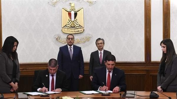 مدبولي يشهد توقيع مذكرة تفاهم لإنشاء مصنع جديد لتصنيع مكونات السيارات بمحافظة الفيوم